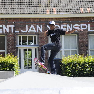 skater op het Jan Yoensplein